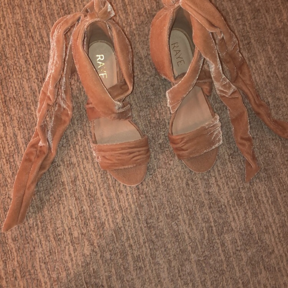 Velvet wrap pink heel